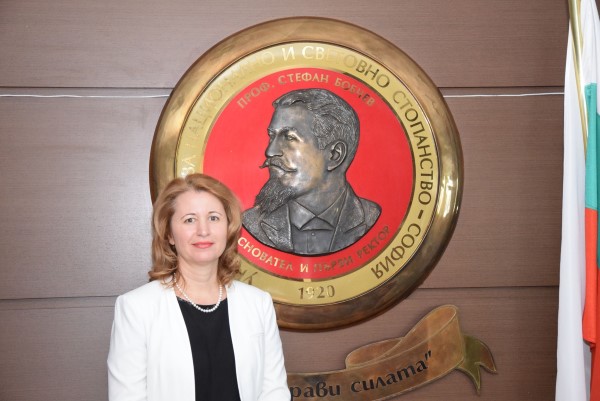 Проф. д-р Цветана Стоянова, зам.-ректор на УНСС: Непрекъснато разширяваме връзката на университета с бизнеса и институциите
